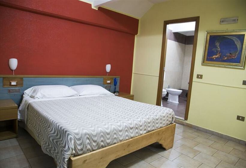 スタンダードトリプルルーム, Martini