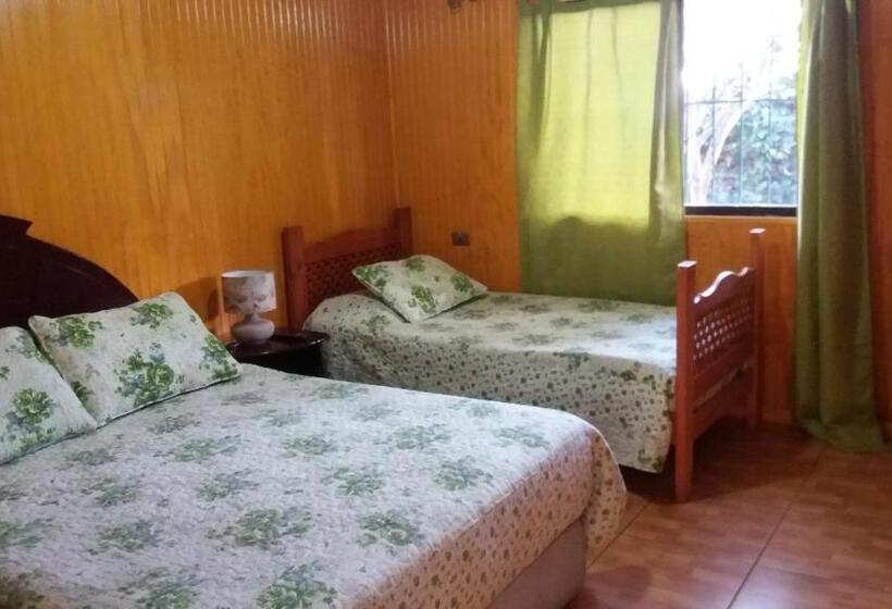 חדר סטנדרט לשלושה, San Juan