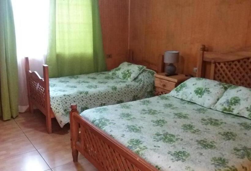 חדר סטנדרט לשלושה, San Juan