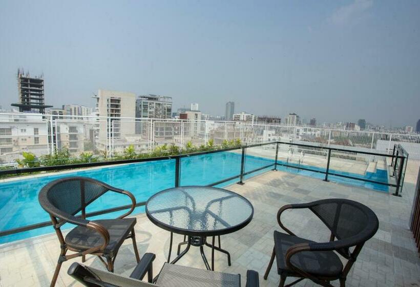 اتاق سوپریور با تخت بزرگ, Golden Tulip  The Grandmark Dhaka