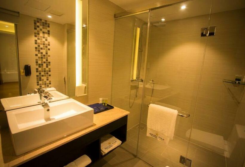 اتاق سوپریور با تخت بزرگ, Golden Tulip  The Grandmark Dhaka