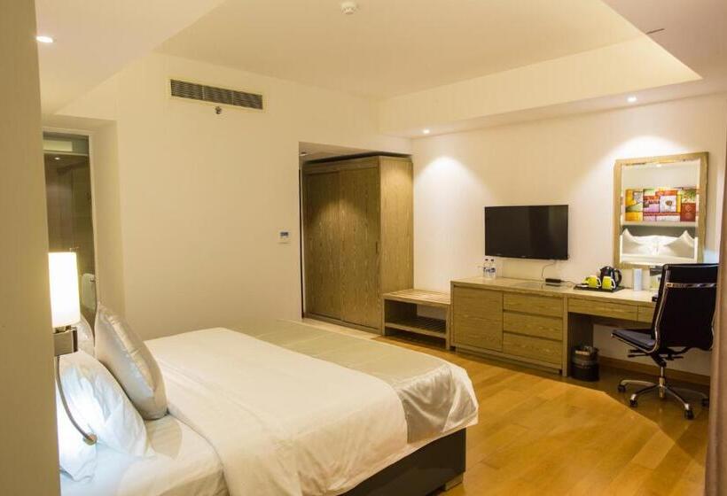 اتاق سوپریور با تخت بزرگ, Golden Tulip  The Grandmark Dhaka