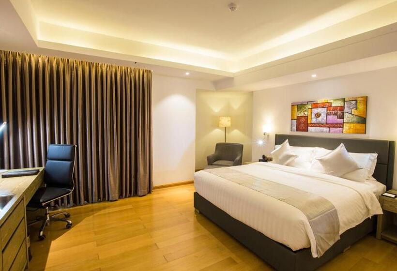 اتاق سوپریور با تخت بزرگ, Golden Tulip  The Grandmark Dhaka