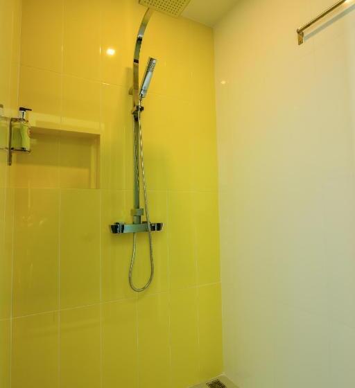 غرفة ديلوكس مطلّة علي البحر, Wake Up Aonang