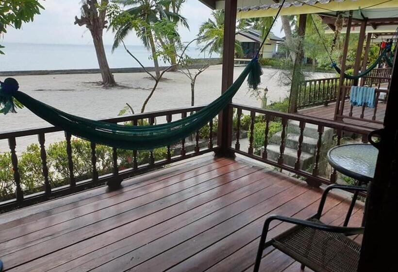 スタンダードバンガロー, Laemson Resort