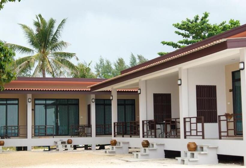 スーペリアールーム, Laemson Resort