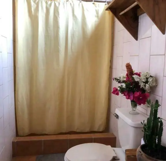 اتاق استاندارد سه نفره, Hostal Rutamar