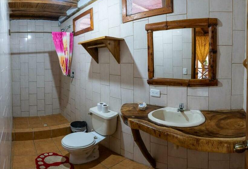 غرفة قياسية ثلاثية, Hostal Rutamar