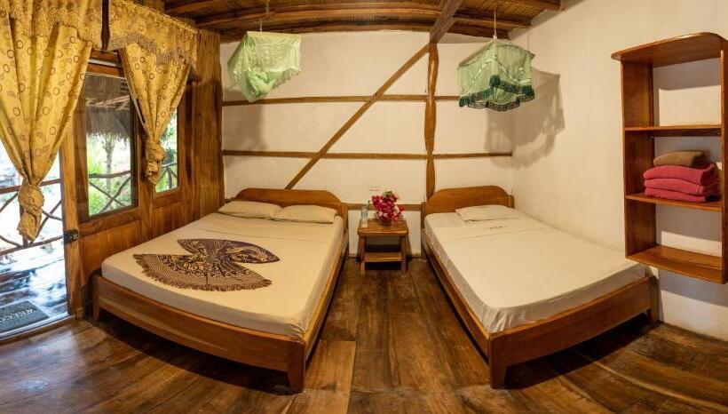 غرفة قياسية ثلاثية, Hostal Rutamar