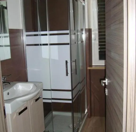 Standard Yhden Hengen Huone, B&b Verziere