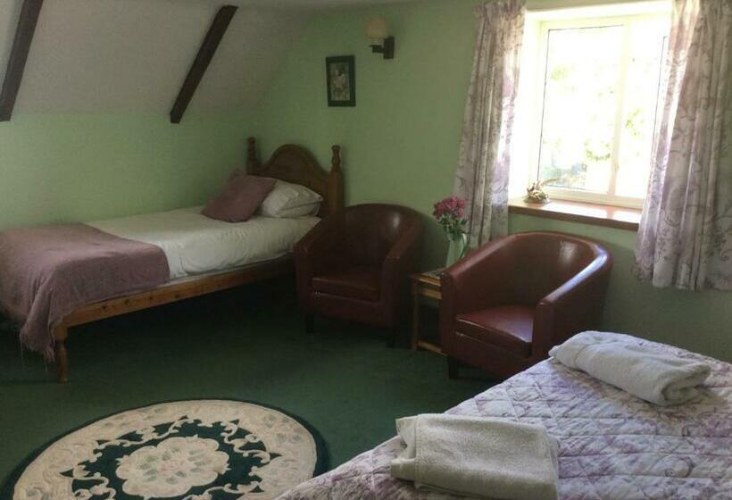 家庭间, Poplar Farm