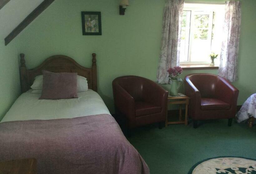 家庭间, Poplar Farm