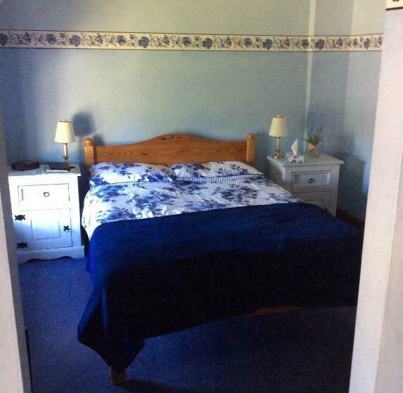 标准间, Poplar Farm