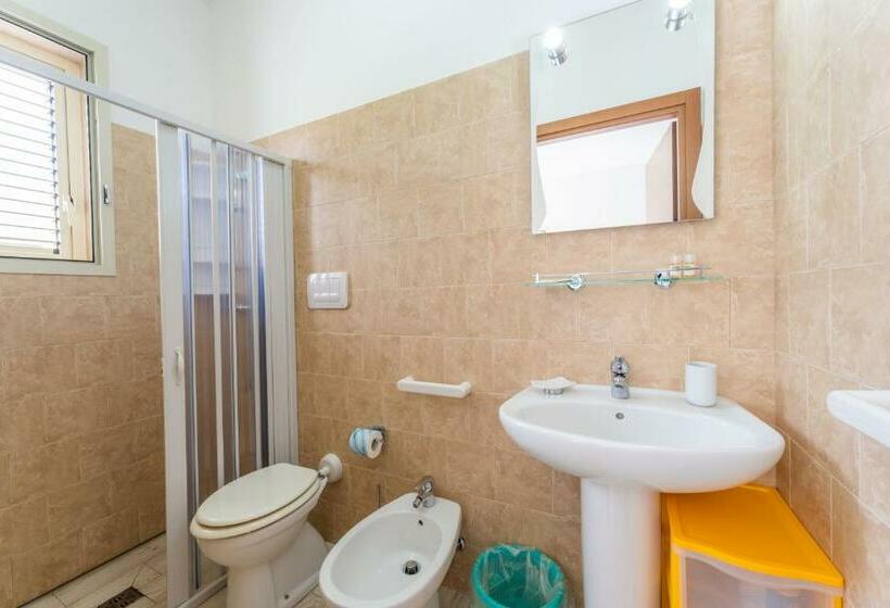 חדר סטנדרט לשלושה, Villa Elisa