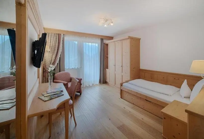 Standard Yhden Hengen Huone, Alpenblick