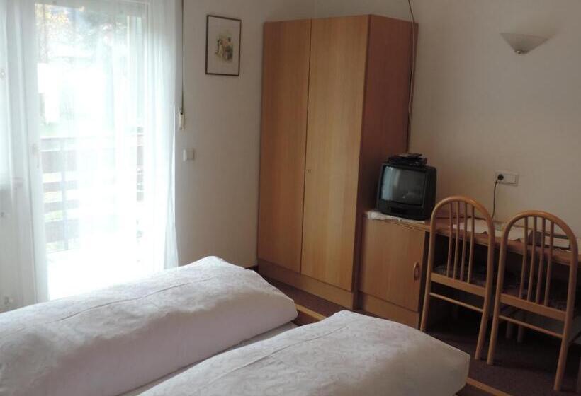 스탠다드 룸, Garni Christin