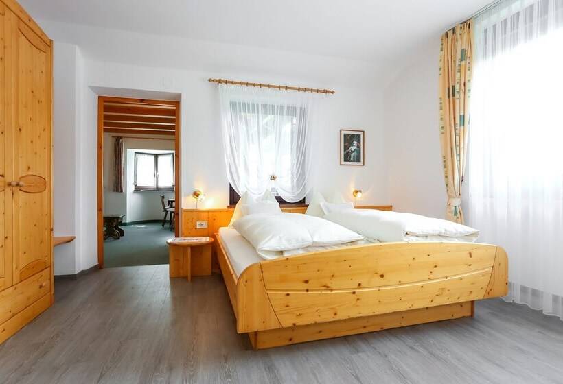 Четырехместный Номер Стандарт Вид на Сад, Garni Meinrad