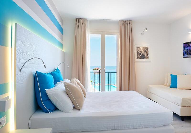 Triple Room Sea View, Marina Di Petrolo Hotel & Spa