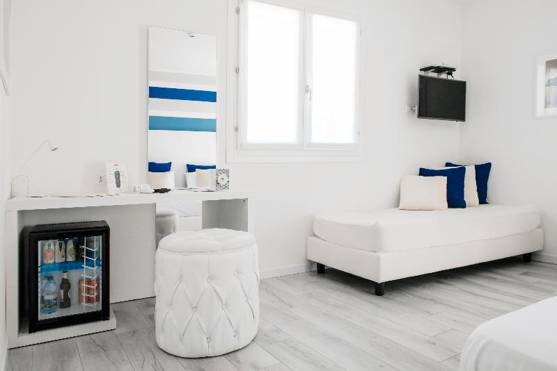 스탠다드 트리플 발코니 룸, Marina Di Petrolo Hotel & Spa