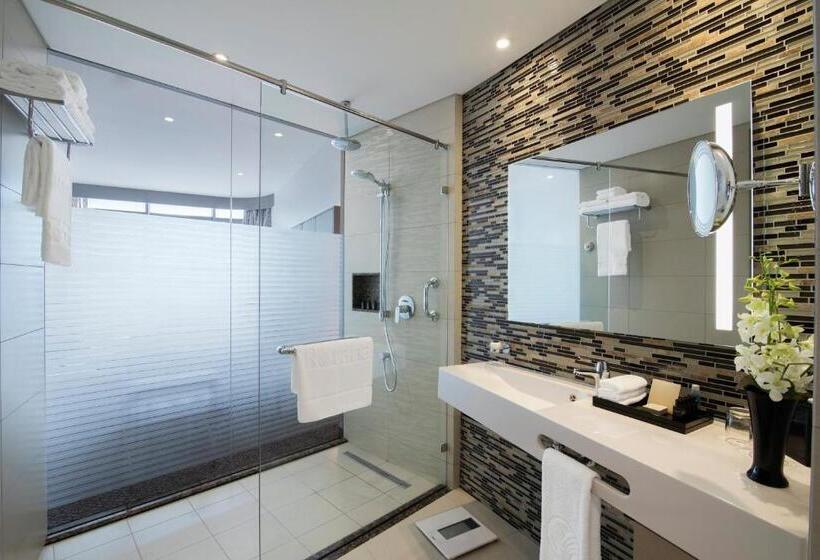 Номер Клуб, Pearl Rotana Capital Centre