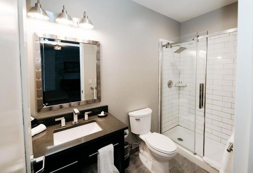 חדר סופריור עם מיטת קינג, The Railroad Inn