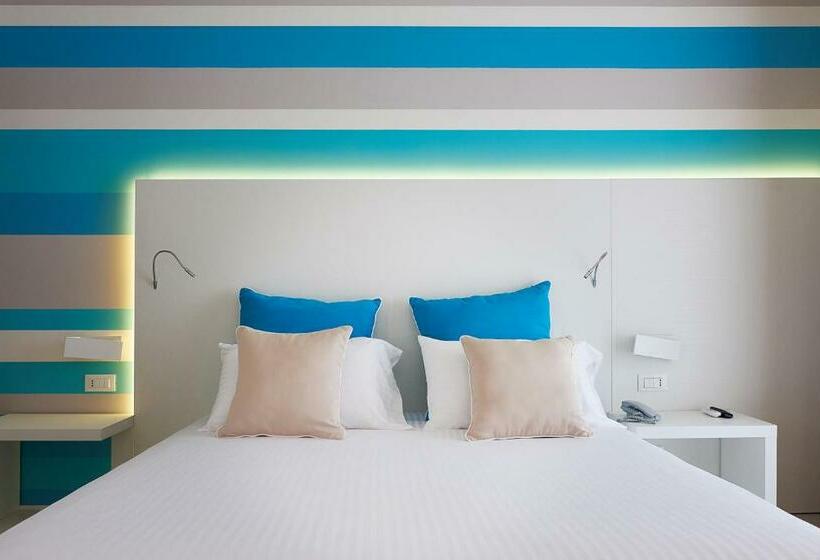 스탠다드 트리플 발코니 룸, Marina Di Petrolo Hotel & Spa