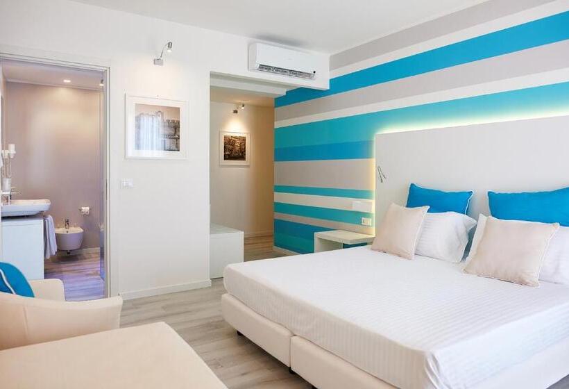 Четырехместный Номер Стандарт с Балконом, Marina Di Petrolo Hotel & Spa