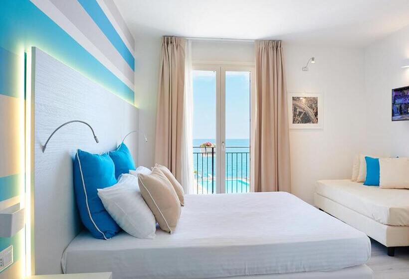 Triple Room Sea View, Marina Di Petrolo Hotel & Spa