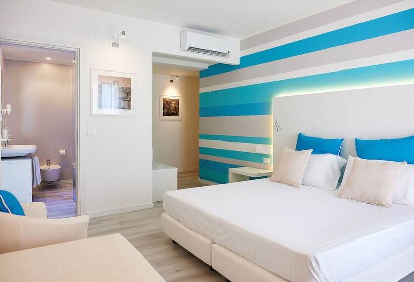 스탠다드 트리플 발코니 룸, Marina Di Petrolo Hotel & Spa