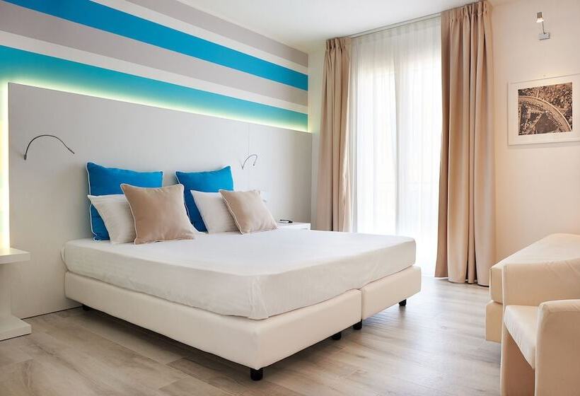 발코니가 있는 4인용 스탠다드 룸, Marina Di Petrolo Hotel & Spa