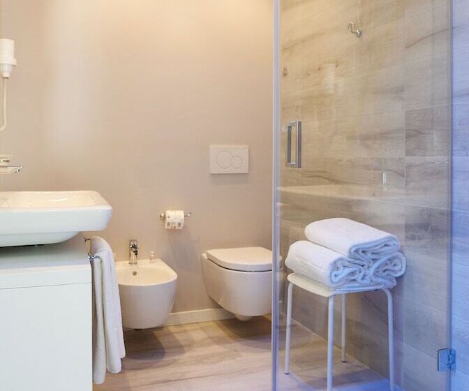 발코니가 있는 4인용 스탠다드 룸, Marina Di Petrolo Hotel & Spa