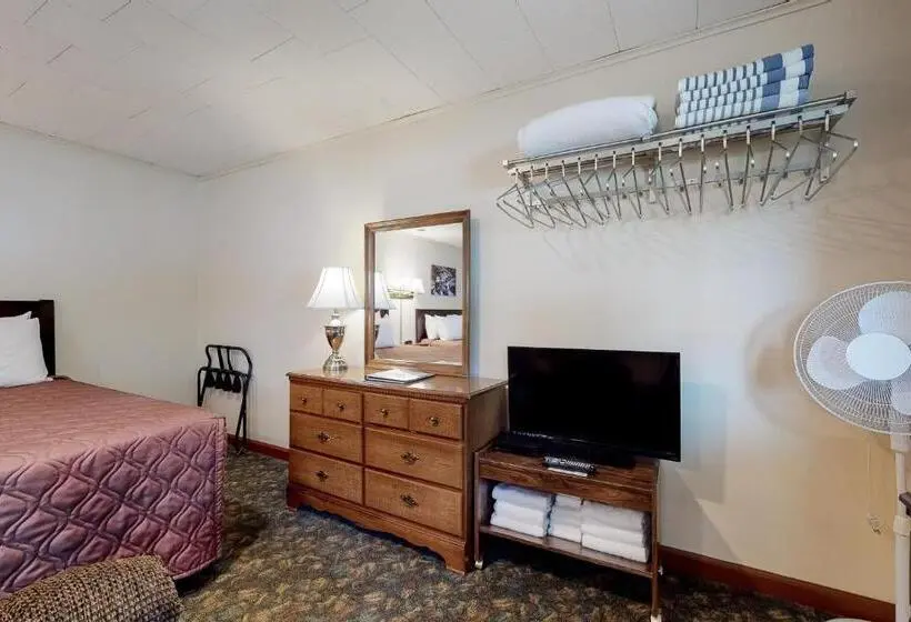Superior-studio, Riverbank Motel And Cabins Managed By Vacasa