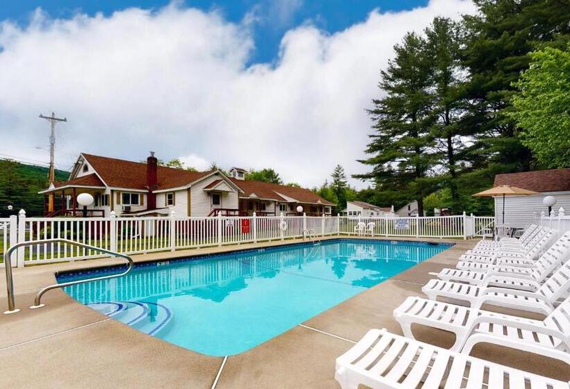 إستوديو قياسى مزودة بتراس, Riverbank Motel And Cabins Managed By Vacasa