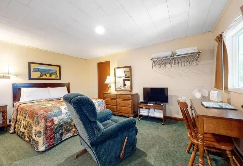 Standard-studio Terassi, Riverbank Motel And Cabins Managed By Vacasa