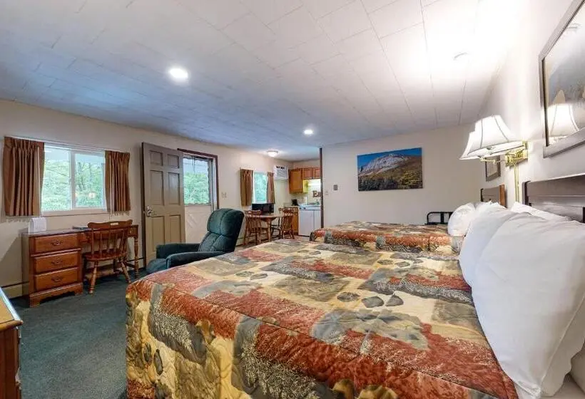 Standard-studio Terassi, Riverbank Motel And Cabins Managed By Vacasa