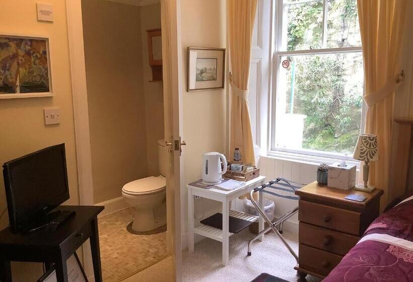 اتاق استاندارد یک نفره, Struan House B&b