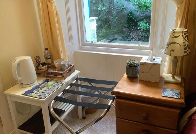 اتاق استاندارد یک نفره, Struan House B&b