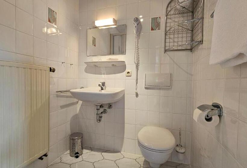 バルコニー付きスタンダードルーム, Pension Weiße Rose, Parkplatz, Frühstück, Wlan, Zentral