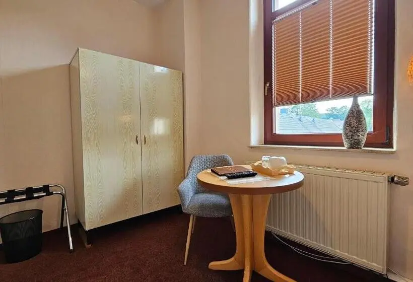 スタンダードシングルルーム, Pension Weiße Rose, Parkplatz, Frühstück, Wlan, Zentral