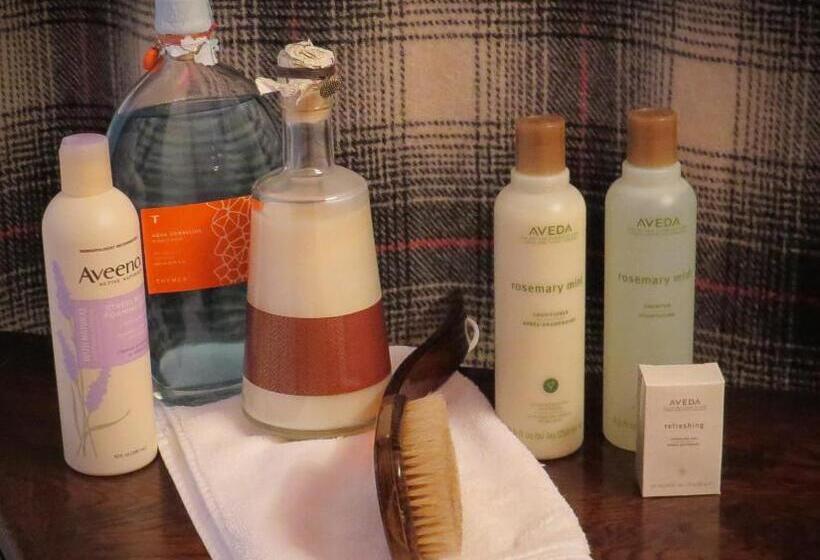 キングサイズベッドのデラックスルーム, Inn At 34