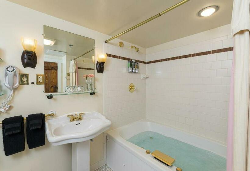 带大床的标准间, Lake Pointe Inn