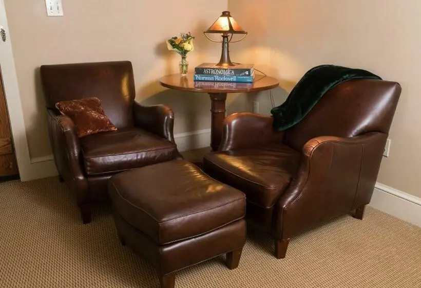 キングサイズベッドのスタンダードルーム, Lake Pointe Inn