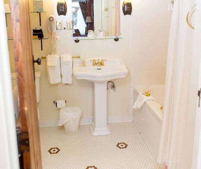 独立房间带夫妻标准床, Lake Pointe Inn