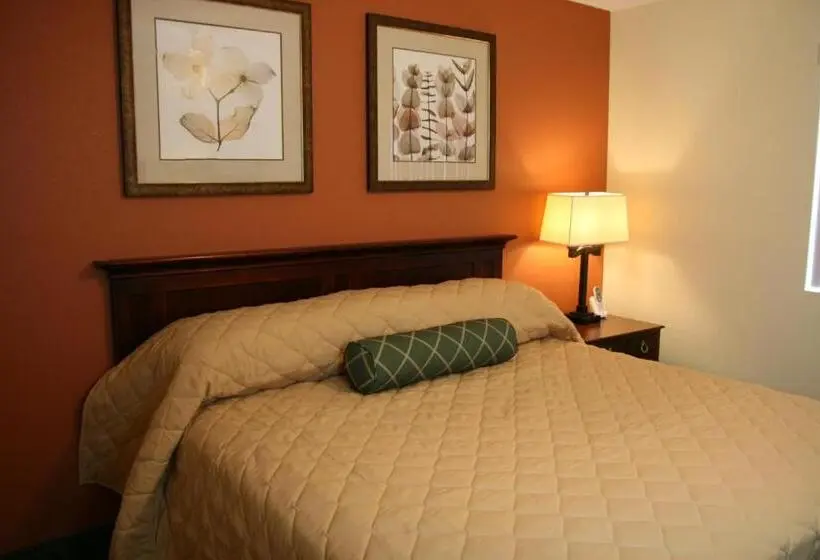 キングサイズベッドのスイートルーム, Affordable Suites Mooresville