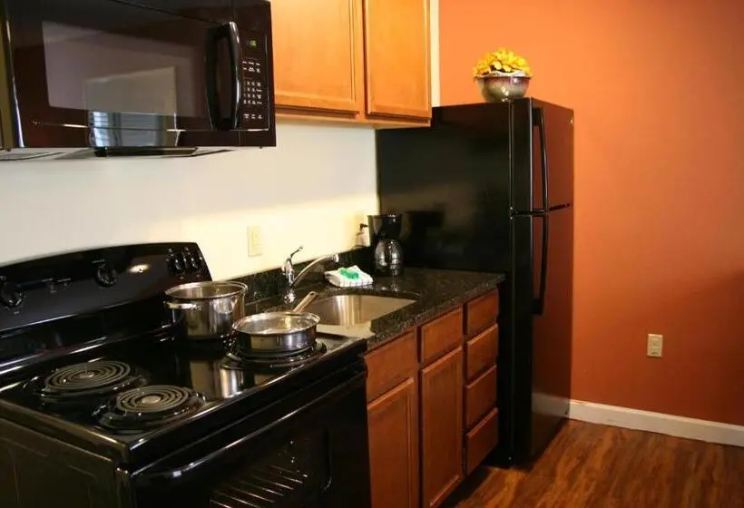 キングサイズベッドのスイートルーム, Affordable Suites Mooresville
