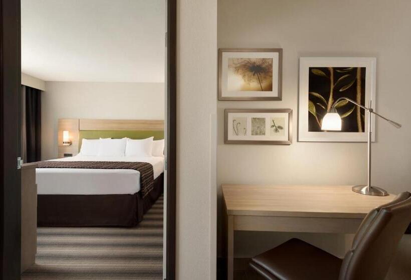 스위트 킹사이즈 침대, Country Inn & Suites By Radisson Indianola Ia