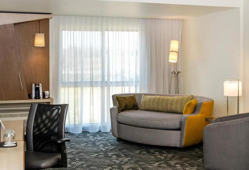 غرفة قياسية سرير كينج, Courtyard By Marriott Somerset