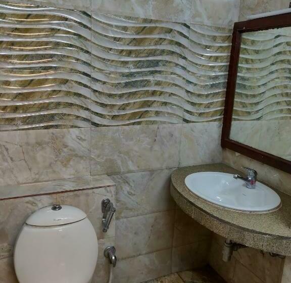 デラックスルーム, Hamers International