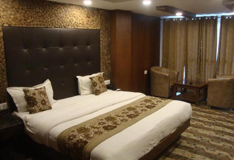 スーペリアールーム, Hamers International