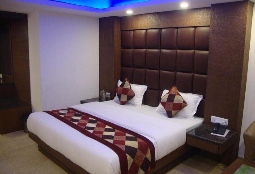 スーペリアールーム, Hamers International